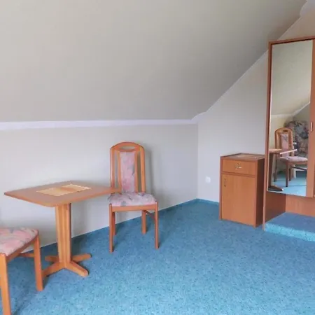 Nette Mit Garten, Grill Und Pool Apartment